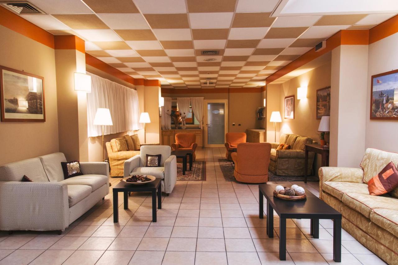 Hotel Clementi Salice Terme Buitenkant foto